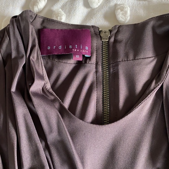 Stunning ARDISTIA asymmetrical body forming dress - Picture 2 of 3